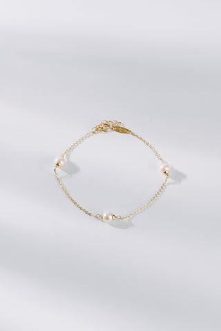 ELLE | TRIPLE PEARL BRACELET